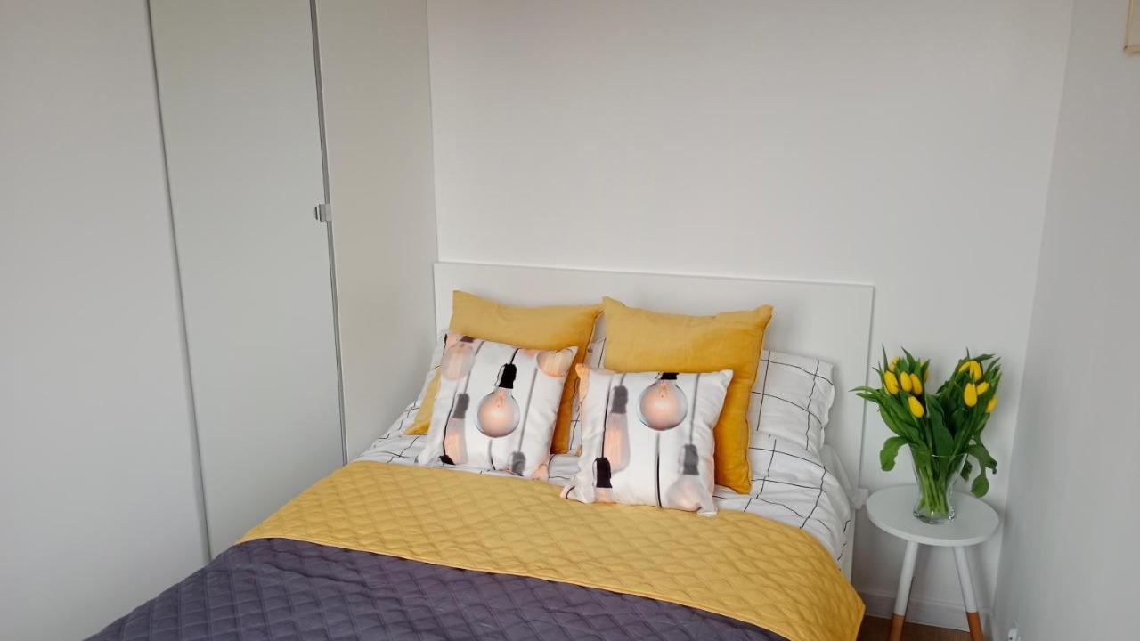 Apartament Dwupokojowy Ostrowiec Świętokrzyski Esterno foto