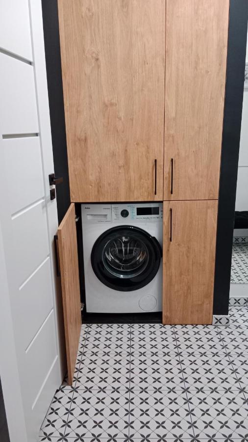 Apartament Dwupokojowy Ostrowiec Świętokrzyski Esterno foto