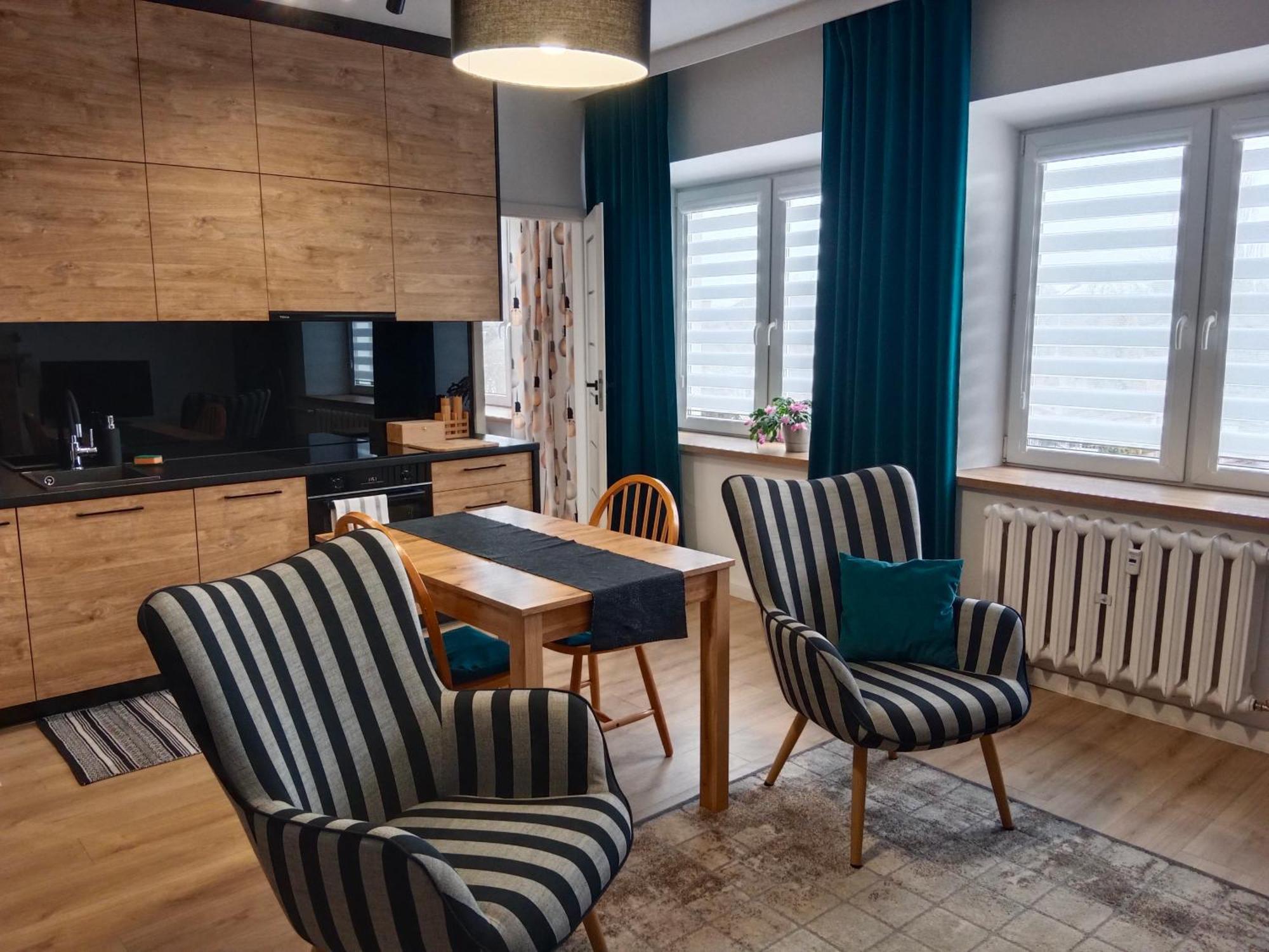 Apartament Dwupokojowy Ostrowiec Świętokrzyski Esterno foto